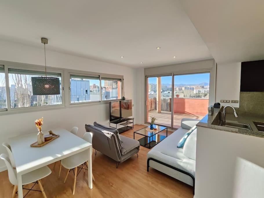 Large Terrace Luxury Apartment Sant Adrià de Besòs Eksteriør billede