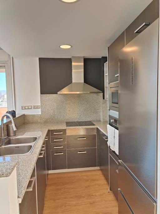 Large Terrace Luxury Apartment Sant Adrià de Besòs Eksteriør billede